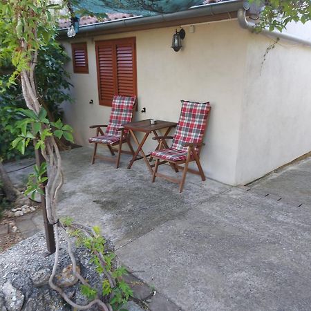 Apartmani Bugenvilija Brbinj Kültér fotó