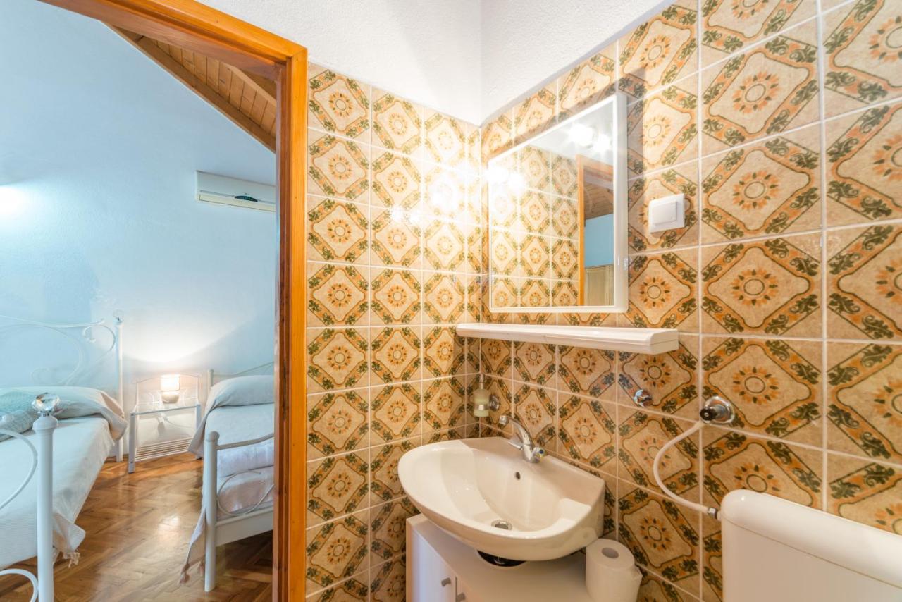 Apartmani Bugenvilija Brbinj Kültér fotó